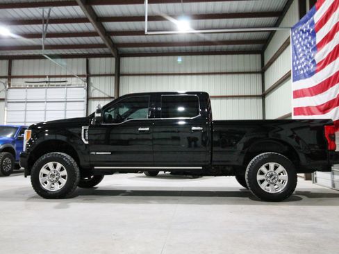 Used 2017 Ford F250 Platinum image 6