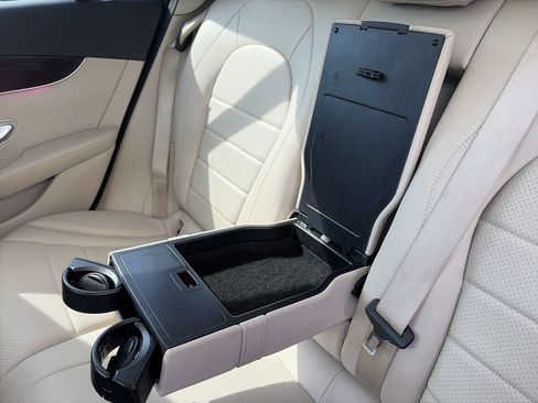 Used 2022 Mercedes-Benz GLC 300 image 31