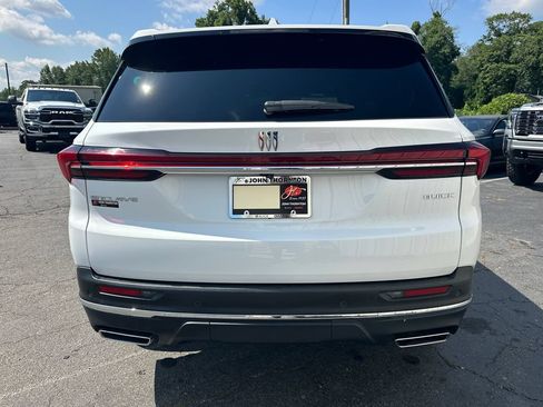 Used 2025 Buick Enclave Preferred w/ Power Package FWD image 7