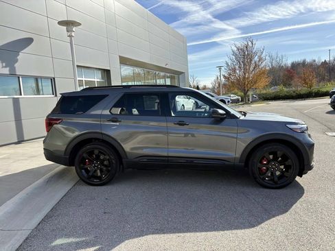 Used 2023 Ford Explorer ST w/ Equipment Group 401A image 8