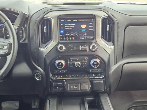 Used 2021 GMC Sierra 2500 Denali w/ Denali Black Diamond Edition AWD/4WD image 18