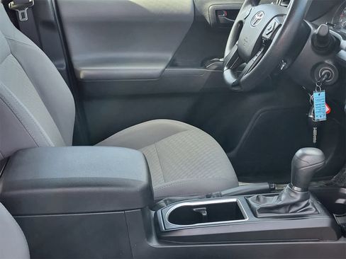 Used 2022 Toyota Tacoma SR image 25