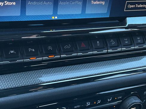 Used 2023 Chevrolet Silverado 1500 ZR2 w/ Technology Package image 37