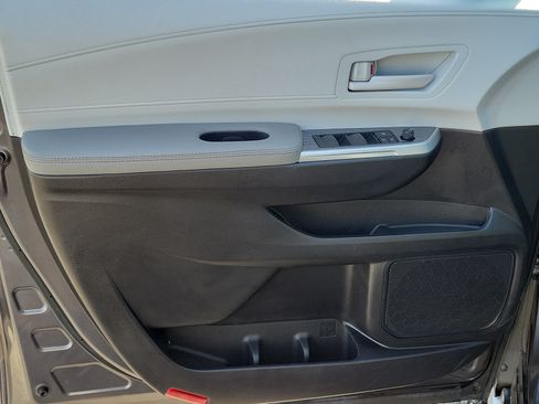 Used 2025 Toyota Sienna LE w/ LE Plus Package AWD/4WD image 13