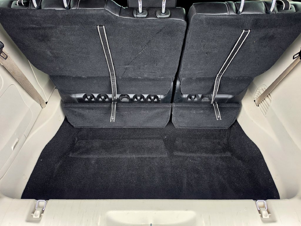 Used 2023 Chrysler Pacifica Limited FWD image 9
