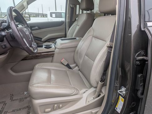 Used 2020 GMC Yukon XL SLT w/ Premium Edition image 17