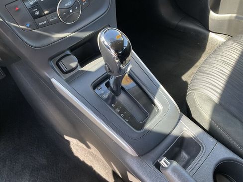 Used 2019 Nissan Sentra SV FWD image 36
