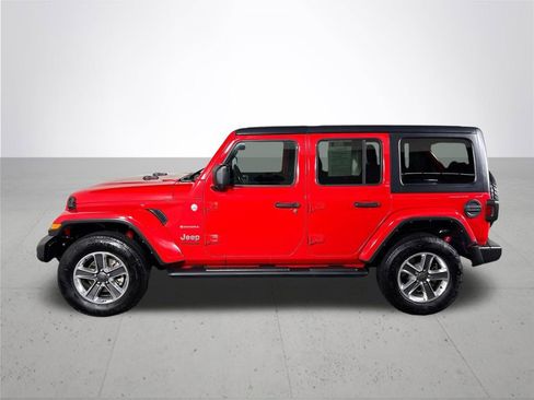 Used 2022 Jeep Wrangler Unlimited Sahara w/ Cold Weather Group image 9