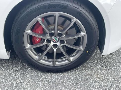 Used 2018 Alfa Romeo Giulia AWD image 10