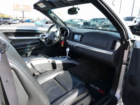 Used 2005 Chevrolet SSR Base 2D Standard Cab w/ Preferred Equipment Group image 22