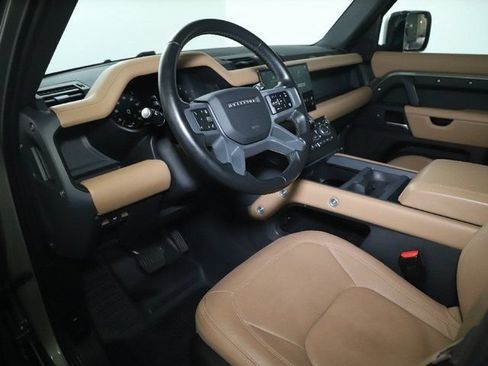 Used 2025 Land Rover Defender 110 X-Dynamic SE AWD/4WD image 16