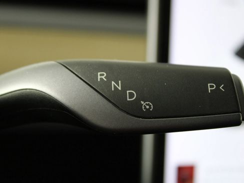 Used 2020 Tesla Model Y Long Range image 17