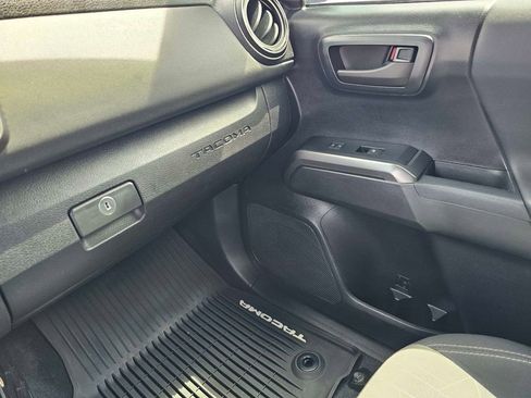 Used 2020 Toyota Tacoma TRD Sport w/ Technology Package RWD image 27