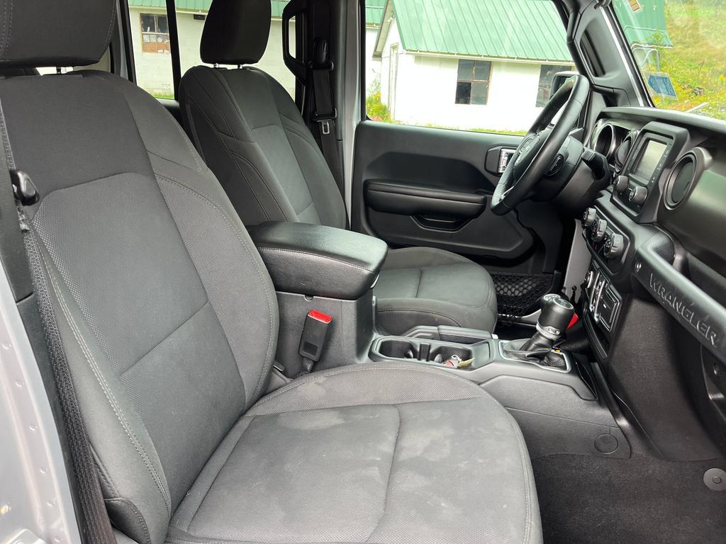 Used 2018 Jeep Wrangler Unlimited Sport S AWD/4WD image 26