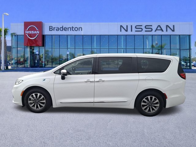 Used 2023 Chrysler Pacifica Limited FWD image 8