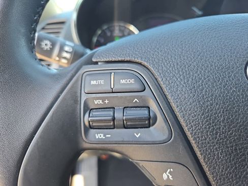 Used 2016 Kia Forte EX image 21