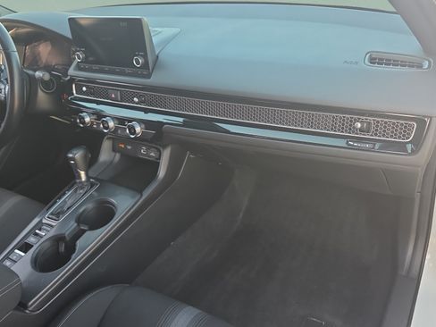 Used 2023 Honda Civic Sport image 16