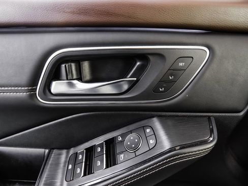 Used 2023 Nissan Rogue Platinum w/ Platinum Premium Package image 51