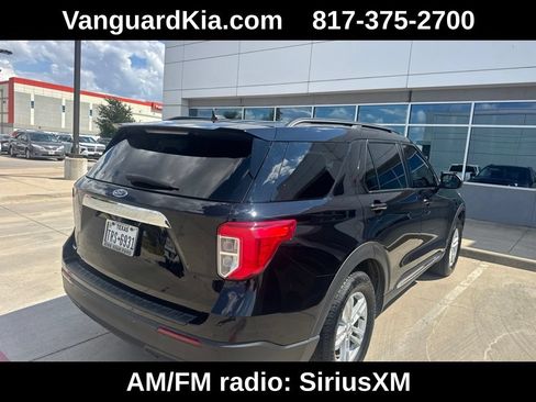 Used 2023 Ford Explorer XLT RWD image 3