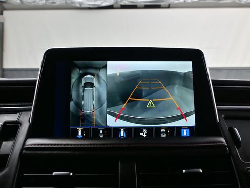 Used 2023 Chevrolet Suburban RST w/ Luxury Package image 20