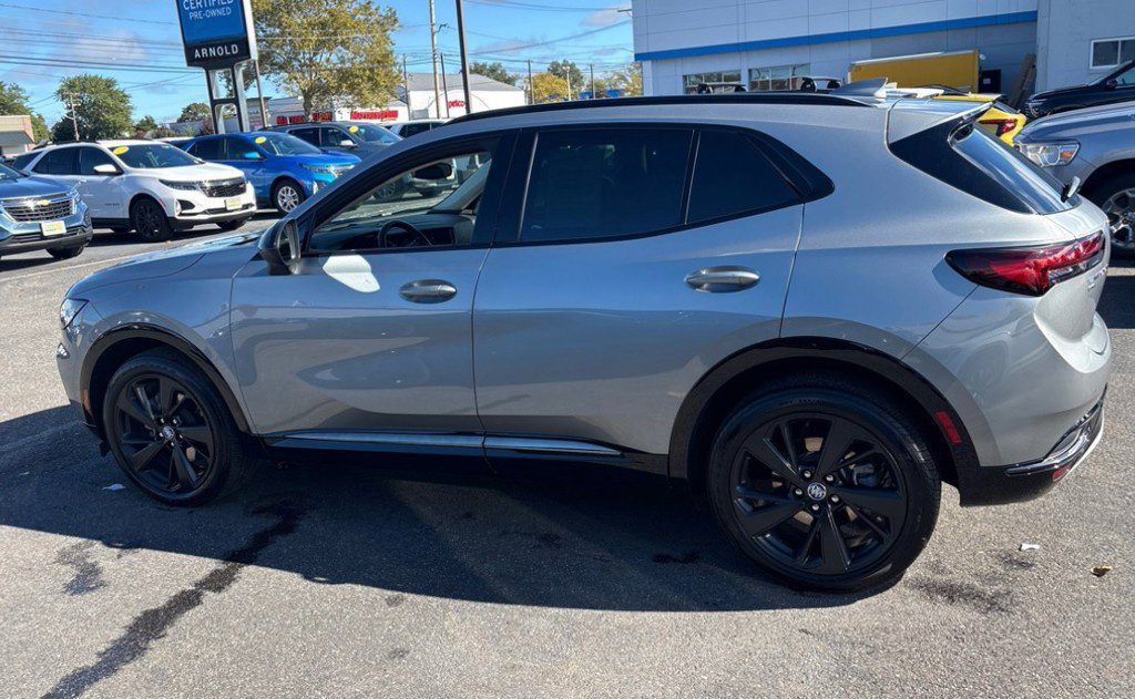Used 2023 Buick Envision Essence w/ Sport Touring Package AWD/4WD image 5