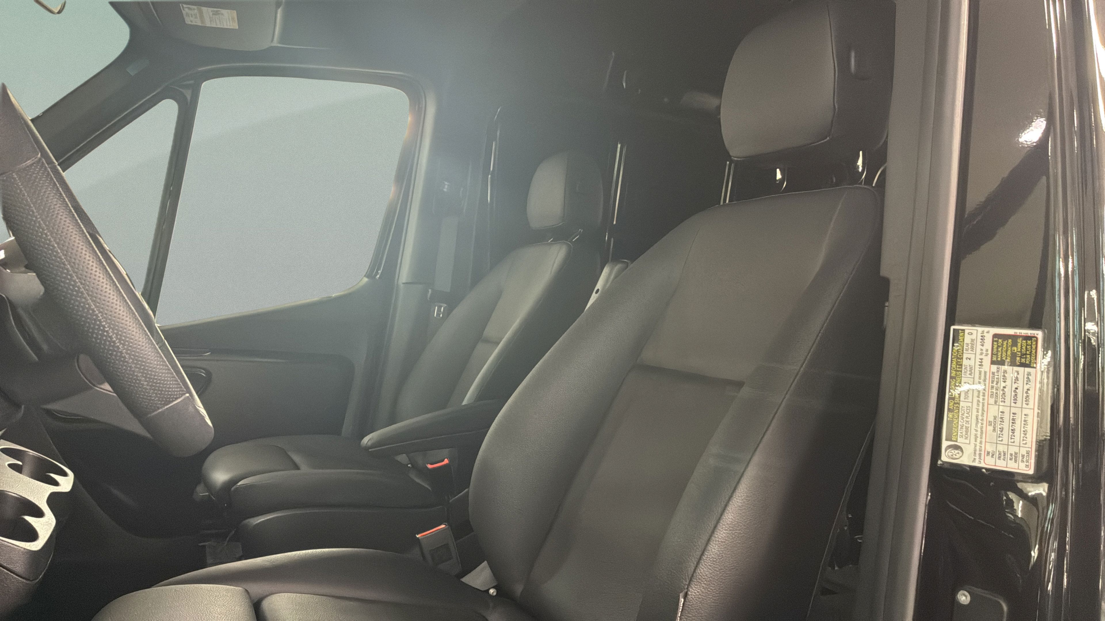 Used 2025 Mercedes-Benz Sprinter 2500 image 15