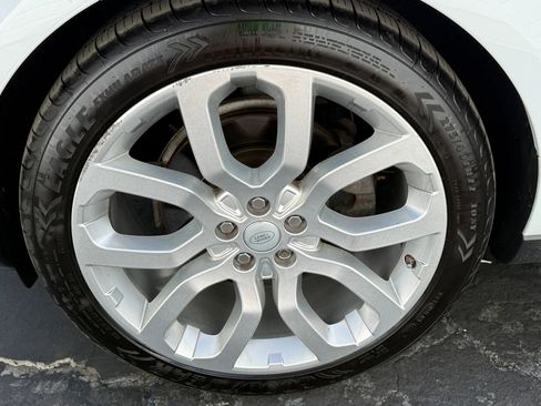 Used 2016 Land Rover Range Rover HSE image 13