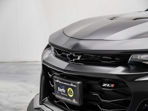 Used 2018 Chevrolet Camaro ZL1 RWD image 32