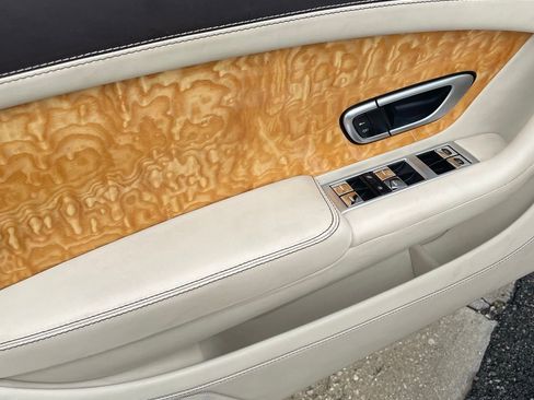 Used 2014 Bentley Continental Mulliner image 8