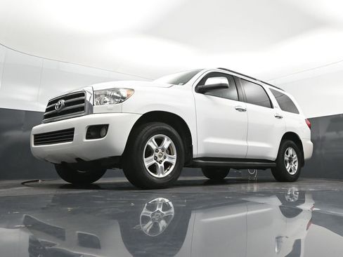 Used 2013 Toyota Sequoia SR5 RWD image 39