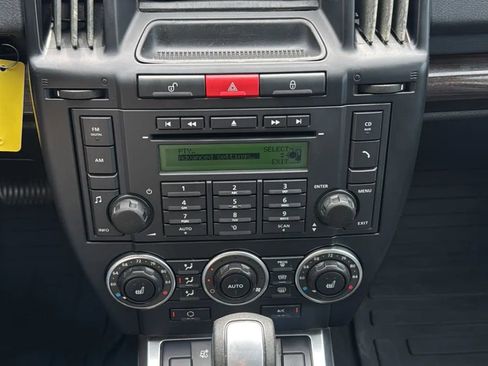 Used 2011 Land Rover LR2 HSE image 71