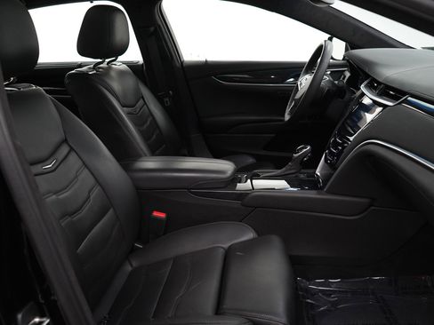 Used 2018 Cadillac XTS Vsport Platinum image 12