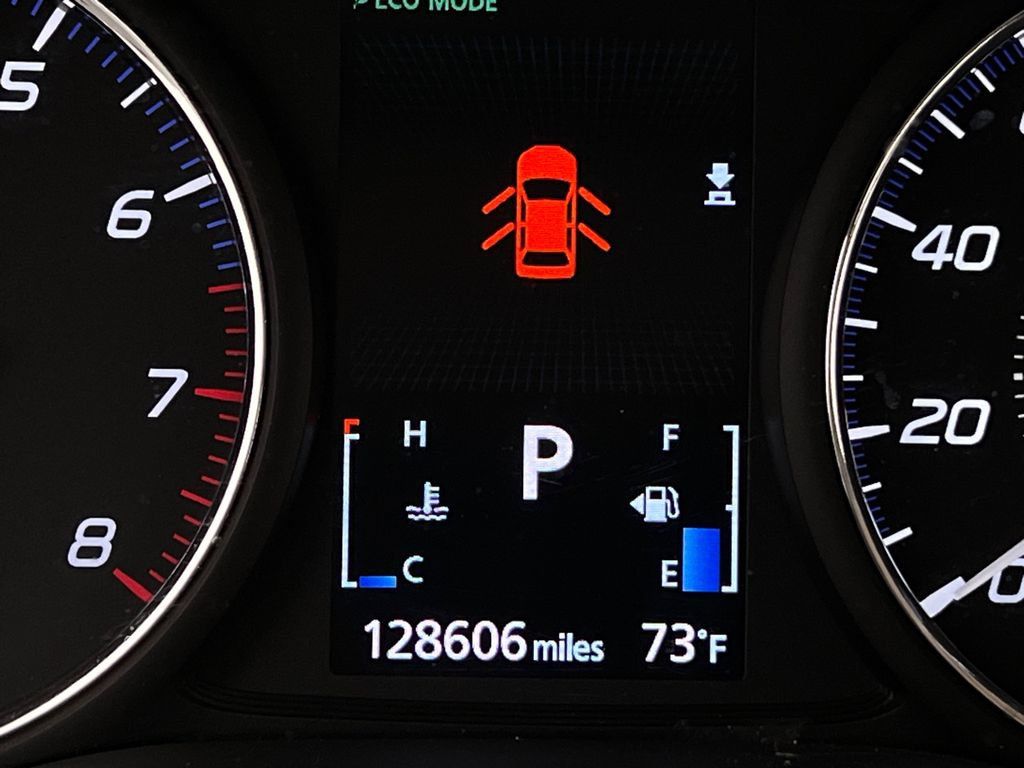 Used 2016 Mitsubishi Outlander SEL AWD/4WD image 18