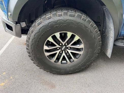 Used 2019 Ford F150 Raptor w/ Equipment Group 802A Luxury AWD/4WD image 13