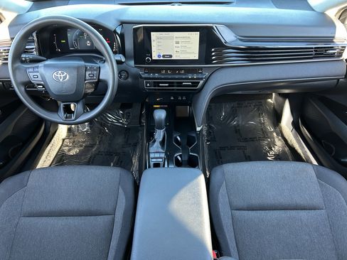 Used 2025 Toyota Camry LE image 14