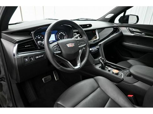 Certified 2023 Cadillac XT6 Sport w/ Technology Package AWD/4WD image 9