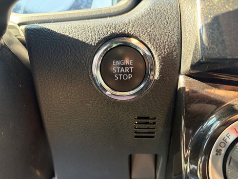 Used 2022 Toyota 4Runner TRD Off-Road Premium AWD/4WD image 20
