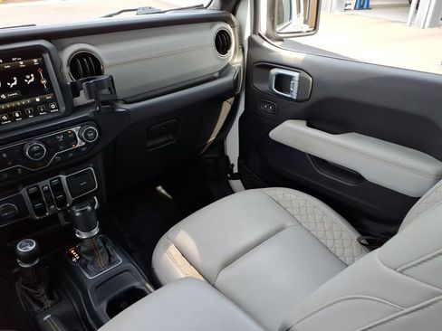 Used 2021 Jeep Wrangler Unlimited Sahara AWD/4WD image 21