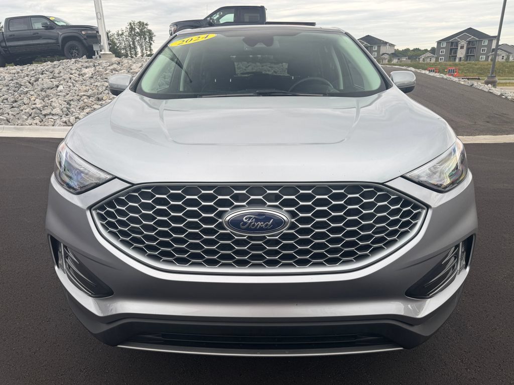 Used 2024 Ford Edge SEL w/ Convenience Package AWD/4WD image 2