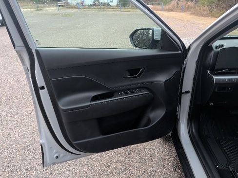 Used 2024 Hyundai Kona SEL image 13