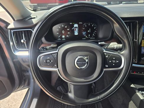 Used 2022 Volvo S60 B5 Momentum w/ Advanced Package FWD image 22
