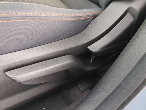 Used 2019 Subaru Crosstrek 2.0i Premium image 16