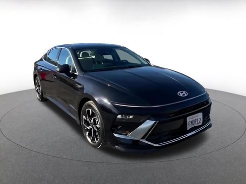 Used 2025 Hyundai Sonata SEL FWD image 3