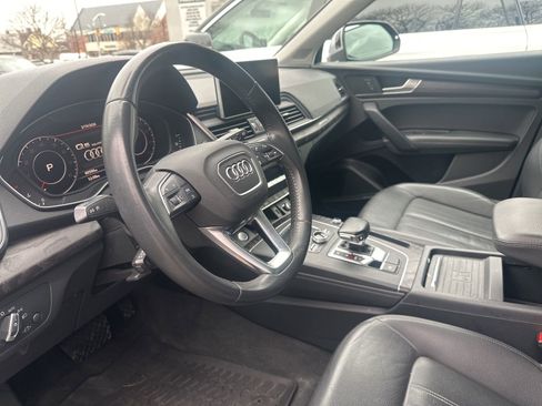 Used 2020 Audi Q5 2.0T Premium Plus w/ Premium Plus Package image 3