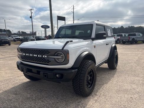 Used 2022 Ford Bronco Badlands image 4