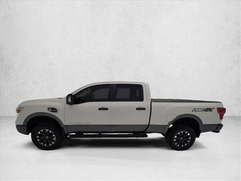 Used 2019 Nissan Titan PRO-4X w/ Pro-4x Convenience Package image 8