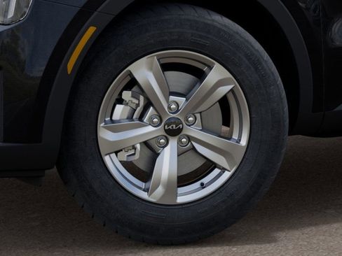 New 2025 Kia Sorento LX image 9