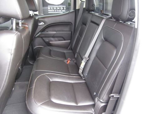 Used 2022 Chevrolet Colorado LT w/ Luxury Package RWD image 9