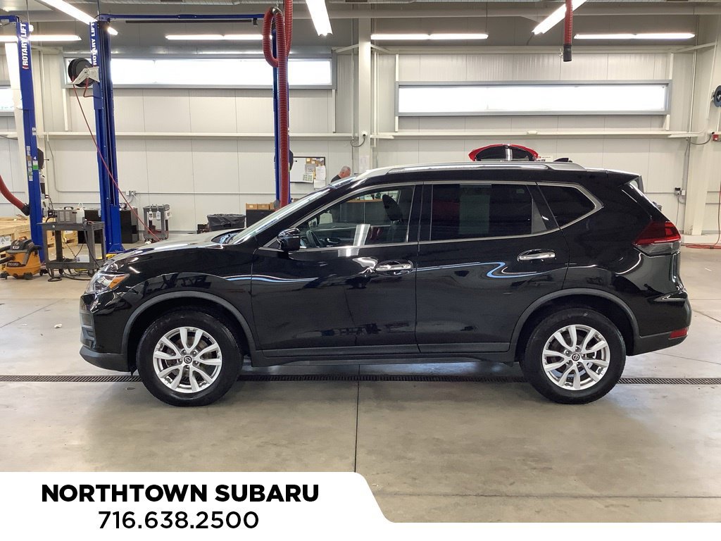 Used 2020 Nissan Rogue SV AWD/4WD image 2