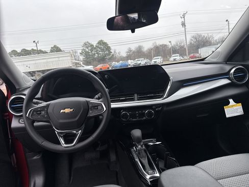 New 2026 Chevrolet Trax LT w/ Driver Confidence Package image 8